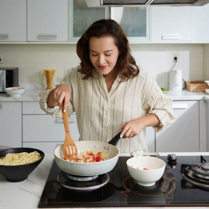 24 Stunden Pflege – Seniorenbetreuung Düsseldorf 8 Kochen & Ernährung - 24 Stunden Pflege zu Hause Senioren